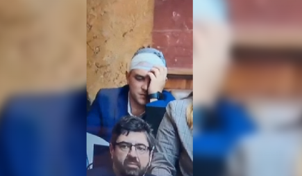 KAKVO PRENEMAGANJE POSLANIKA ZLF! Došao na sednicu sa čalmom na glavi, pa glumio žrtvu (VIDEO)