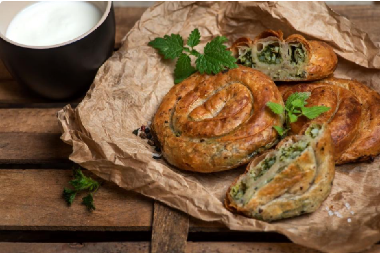 ČUDO OD KORA Evo kako da napravite najmekše i najhrskavije zalogaje sa sirom i spanaćem