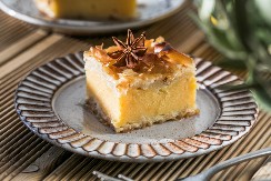 Starinski kolač koji obožavaju generacije: Sočna poslastica vraća u detinjstvo, ovo je užitak za celu porodicu