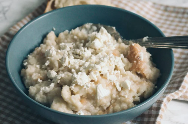 Popara s lukom na vodi: Skromno jelo iz naroda koje vraća miris ognjišta