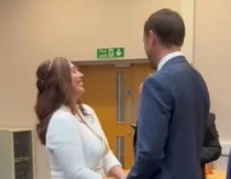 PA, GDE TO DA URADIŠ? Mladoženja izgovorio ONO ŠTO NIKAKO NIJE SMEO pred oltarom (VIDEO)