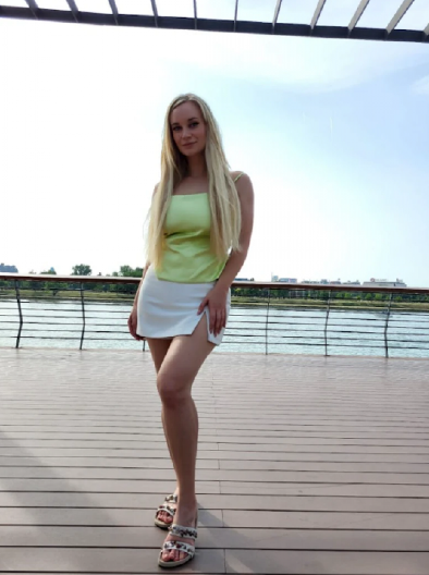 POBEDNICA ZVEZDA GRANDA SE ODSELILA IZ BEOGRADA Sa suprugom spakovala kofere i napustila Srbiju: "Ne mogu da izdržim..."