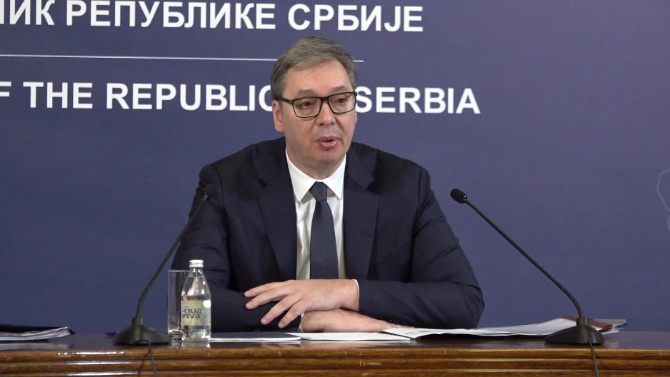 DA LI ĆEMO SE VOZITI NA PAR-NEPAR? Vučić otkrio da li država planira da uvede nove mere