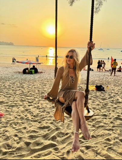 PONOVO JE TRUDNA! Naš pevač čeka treće dete sa 11 godina mlađom suprugom