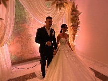 NEPOSREDNO PRED POROĐAJ SE NALAZI OVDE Pevačica trudna sa 10 godina mlađim kolegom, a evo šta sada radi (FOTO)