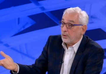 BLOKADERSKI PREVARANT Božo Prelević poziva vojnike da se pobune zbog Generalštaba, a on lično 2007. podržavao rušenje istog i Maršalata