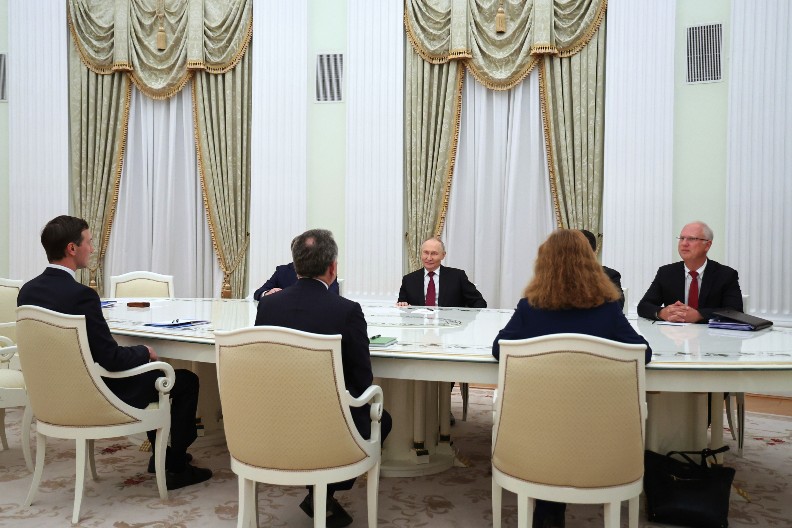 ZAVRŠEN SASTANAK PUTINA I VITKOFA Razgovori trajali skoro pet sati