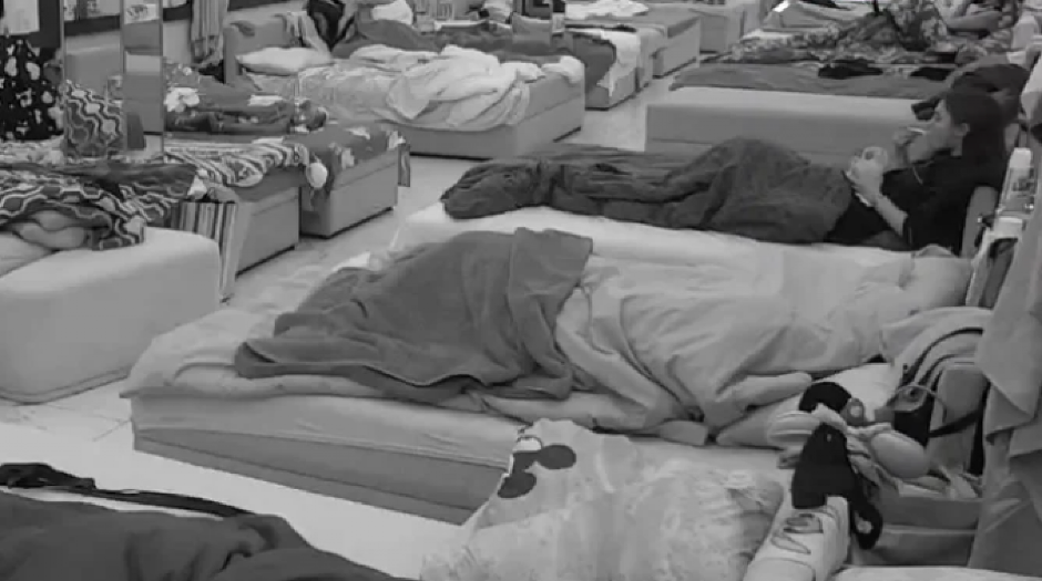 ANITA I FILIP ZATRESLI JORGAN! Pred punom sobom imali žestoku vrelu akciju, nisu marili na cimere!