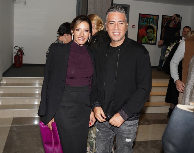 "TO JE BIO TRENUTAK NJEGOVE SLABOSTI" Sve o rastanku Jovane i Željka Joksimovića, odao ga rođeni brat!