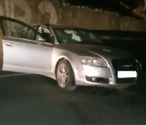 NEZGODA KOD INĐIJE Automobil sleteo s puta i završio u kanalu