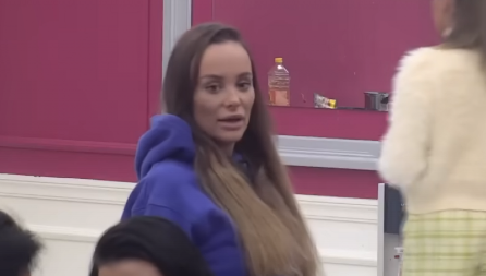 PONIŽENJU NEMA KRAJA Publika zgrožena zbog ponašanja Bebice, Teodora se skinula, a onda je usledio šok (FOTO)