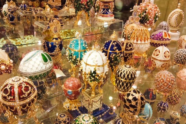 DIJAMANTI MU ZAVRŠILI U STOMAKU Lopov ukrao Faberžeovo jaje, pa progutao plen