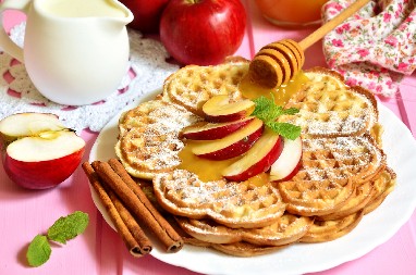 BAKIN KOLAČ SA SOSOM OD JABUKA Nećete verovati, pravi se samo za 7 minuta!