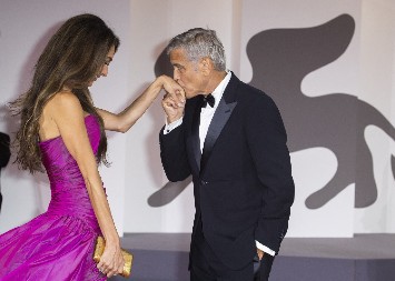 NIKADA TOKOM 10 GODINA Džordž i Amal Kluni rade sve, osim jedne stvari, zbog toga im razvod ne pada na pamet