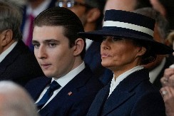 UDAR NA PRVU DAMU! Novi zakon u SAD može da protera Melaniju i Barona Trampa?!