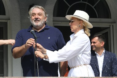 "ZNAM DOKLE SMO STIGLI, NIJE MI PRIJATNO..." Brena progovorila o braku sa Bobom: "Ponekad mi nije bilo prijatno da ih slušam"