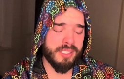 ADAM ADAKTAR PRESTAJE SA RADOM OBRVA Nakon više od decenije presekao, pa se oglasio javno!