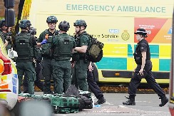 IMA MRTVIH U NAPADU NA SINAGOGU U MANČESTERU Proglašeno vanredno stanje, Starmer se hitno vraća u Britaniju