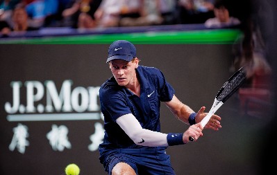 SINER PREDAO MEČ Potpuni šok u Šangaju