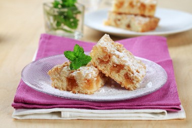 SIPANI KOLAČ SA JABUKAMA Spreman za 5 minuta, a mami i mirisom i ukusom