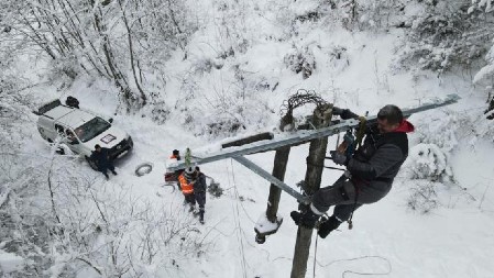 VANREDNA SITUACIJA U IVANJICI! Domaćinstva već 5 dana bez električne energije