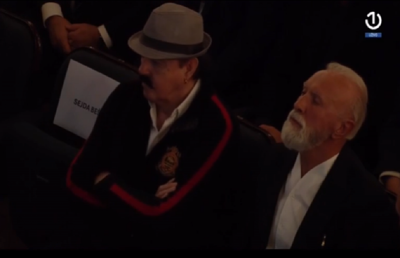 SUPRUGA HALIDA BEŠLIĆA NIJE DOŠLA NA KOMEMORACIJU Svi se pitaju gde je Sejda, ostala prazna stolica (FOTO)