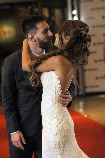 LEO MESI CEO ŽIVOT LJUBI JEDNU ŽENU Antonela mu je najveći oslonac i podrška