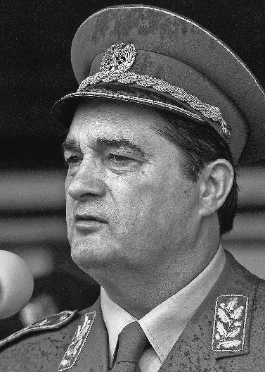 OGLASIO SE PEVAČ POVODOM SMRTI GENERALA PAVKOVIĆA Njegove reči rasplakale naciju