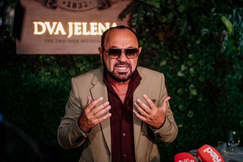 MILE KITIĆ SE ŽENI PO TREĆI PUT Pevač zaprepastio javnost: "Svidela mi se po karakteru i izrazu"