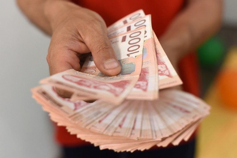 SA 70.000 NA 80.360 DINARA Šta tačno starijim građanima Srbije donosi novo povećanje penzija