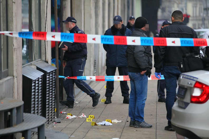 "ČOVEK U RESTORANU NAVODIO UBICU, A POBEGAO ZBOG OVOG?!" Pucnjava u kafiću otvorila sumnju, stručnjaci tvrde: Postojala je fotografija!