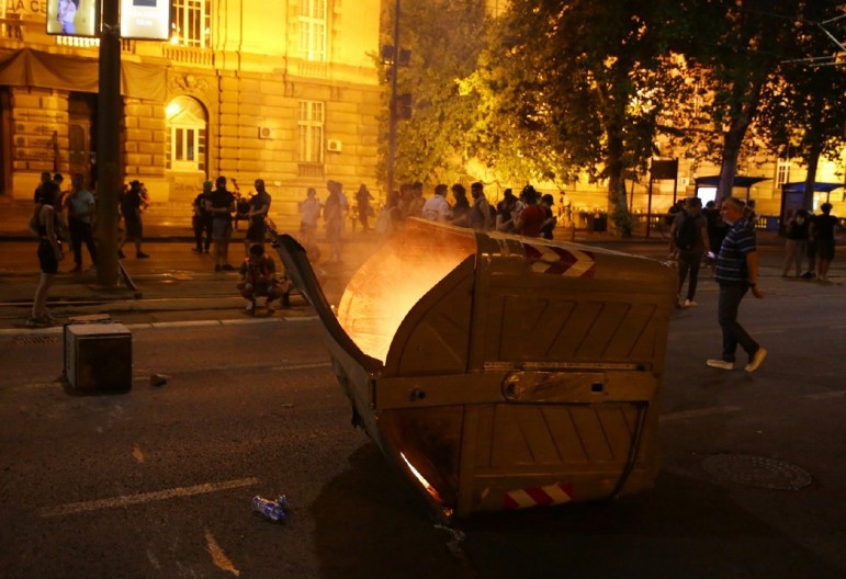 BESPOŠTEDNI RAT DO ISTREBLJENJA Blokaderi protiv opozicije, opozicija protiv opozicije, blokaderi otpisali saradnike - NE IDE NA DOBRO!