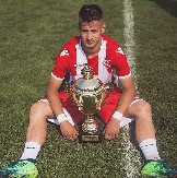 KOPAČKE ZAMENIO MAKAZICAMA I MAŠINICOM Igrao Ligu šampiona sa Zvezdom, nosio dres reprezentacije, a sada radi kao frizer i šiša Radonjića i Erakovića (VIDEO)