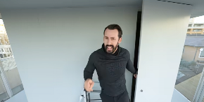 NI KREVET, NI ORMAR Da li biste mogli da zamislite život u ovako skučenom prostoru? (VIDEO)