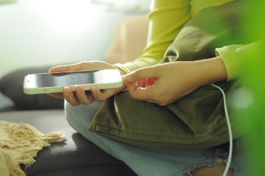 OPASNA GREŠKA KOJU SVI PRAVE Ovaj USB C kabl može da UNIŠTI vaš telefon - obavezno proverite jednu stvar pre kupovine!