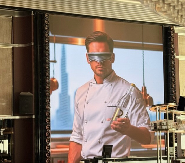 AI PREUZIMA SVET Otvoren prvi restoran kojim upravlja veštačka inteligencija (VIDEO)