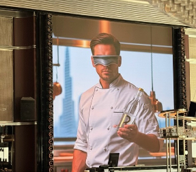 AI PREUZIMA SVET Otvoren prvi restoran kojim upravlja veštačka inteligencija (VIDEO)