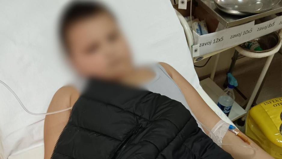 "PRIŠAO JE MOM SINU S LEĐA I UDARIO GA JE U GLAVU, POVRAĆAO JE NA PUTU KUĆI I IŠLA MU JE KRV NA NOS" Još jedan slučaj strašnog vršnjačkog nasilja u Srbiji (FOTO)