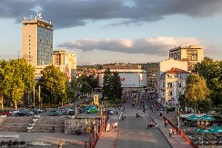 "OVAJ ZAKON 'SVOJ NA SVOME' JE PRAVA STVAR" Nišlije zadovoljno čekaju u redu da predaju zahteve za legalizaciju, prijem na 24 lokacije