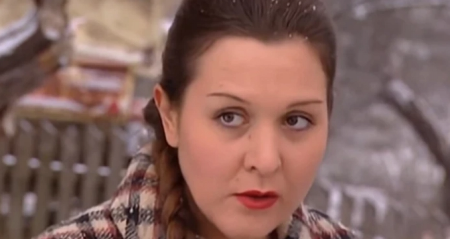 "PETROJKA IZ "SELO GORI, A BABA SE ČEŠLJA" DOŠLA NA KONFERENCIJU HAJP ZVEZDE Svi su je gledali u čudu i pitali se samo jedno