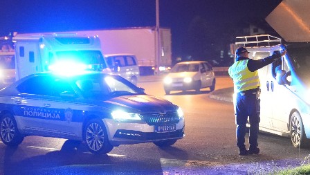 BEŽAO OD POLICIJE Filmska jurnjava i potera za kombijem