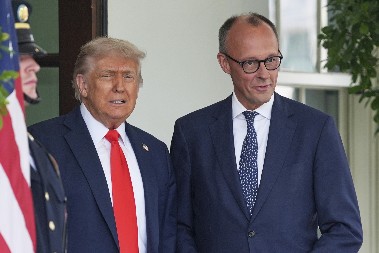 NEMAČKA U ŠOKU! Merc poručio Amerikancima: ''Vaša vizija je pretnja Evropi''! Tramp sprema veliki povratak u Berlin?