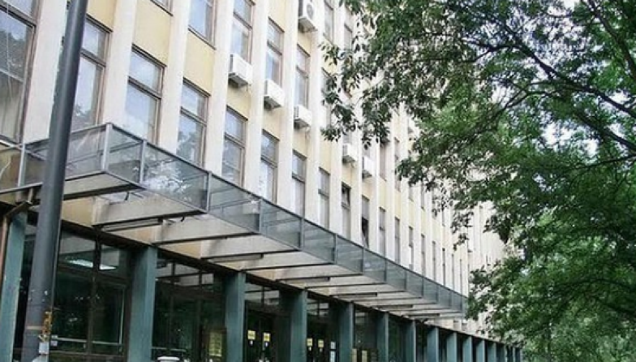 KUĆNI ZATVOR ZA NASILNIKA! Novosađanin nožem isekao crnogorca (25) u kafiću, evo koliko će služiti kaznu