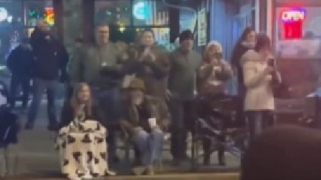 TOTALNI HAOS NA BOŽIĆNOM VAŠARU Divlja zver provalila među tezge – nastao opšti haos, snimci JEZIVOG PRIZORA preplavili internet! (VIDEO)