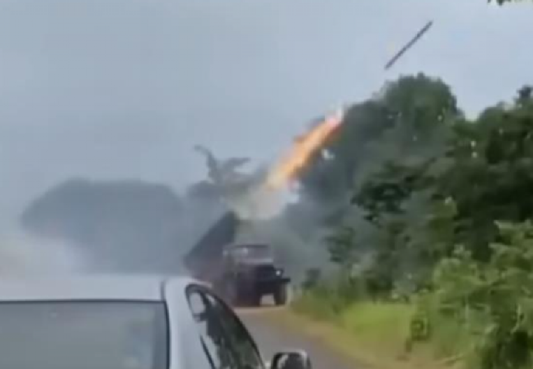 POČEO PAKAO NA GRANICI, BUKTI RAT! Civili u opasnosti, napadnuta sela: Tramp će ODREAGOVATI (VIDEO)