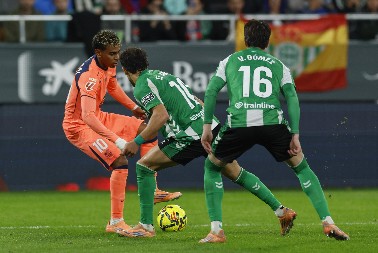 BIZARNIJE OD OVOGA TEŠKO DA MOŽE Jedan od najboljih igrača Betisa zamalo propustio let za Zagreb zbog budilnika