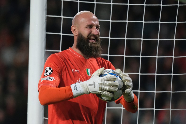 VANJA NA STUBU SRAMA Italijani bez milosti udarili na Srbina