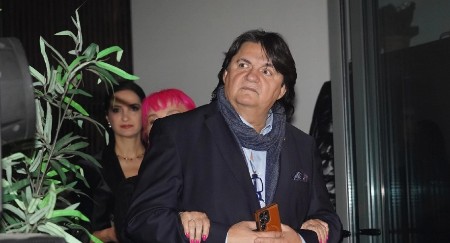 "KEMIŠ JE URADIO NEŠTO ŠTO NE PRILIČI NJEGOVIM GODINAMA" Pevačica javno ispričala kakve poruke joj je slao suprug Zorice Brunclik