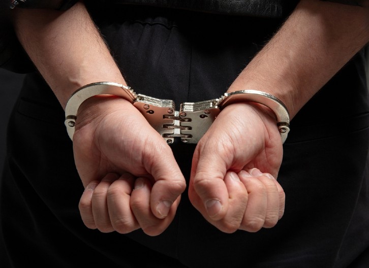 UHAPŠENA DVA DILERA, U STANU KRILI AMFETAMIN I MARIHUANU Policija u dve akcije u Novom Sadu razbila preprodavce droge