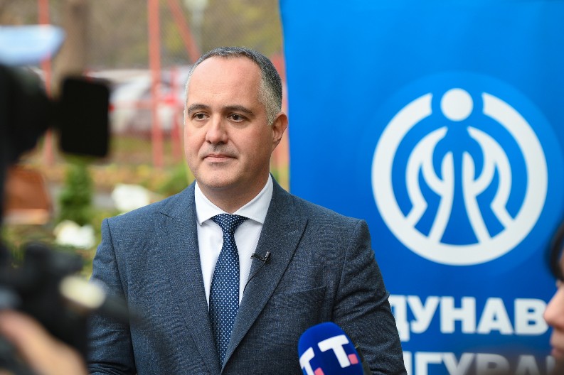 „Dunav osiguranje“ i „Dunav RE“ zajedno sa osnovcima u akciji Šumskog karavana - Posađeno 50 stabala omorike i  usađena briga o zaštiti životne sredine